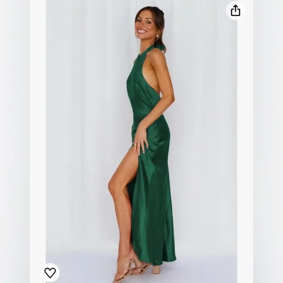 Elegant Green Halter Dress - Picture 3 of 4